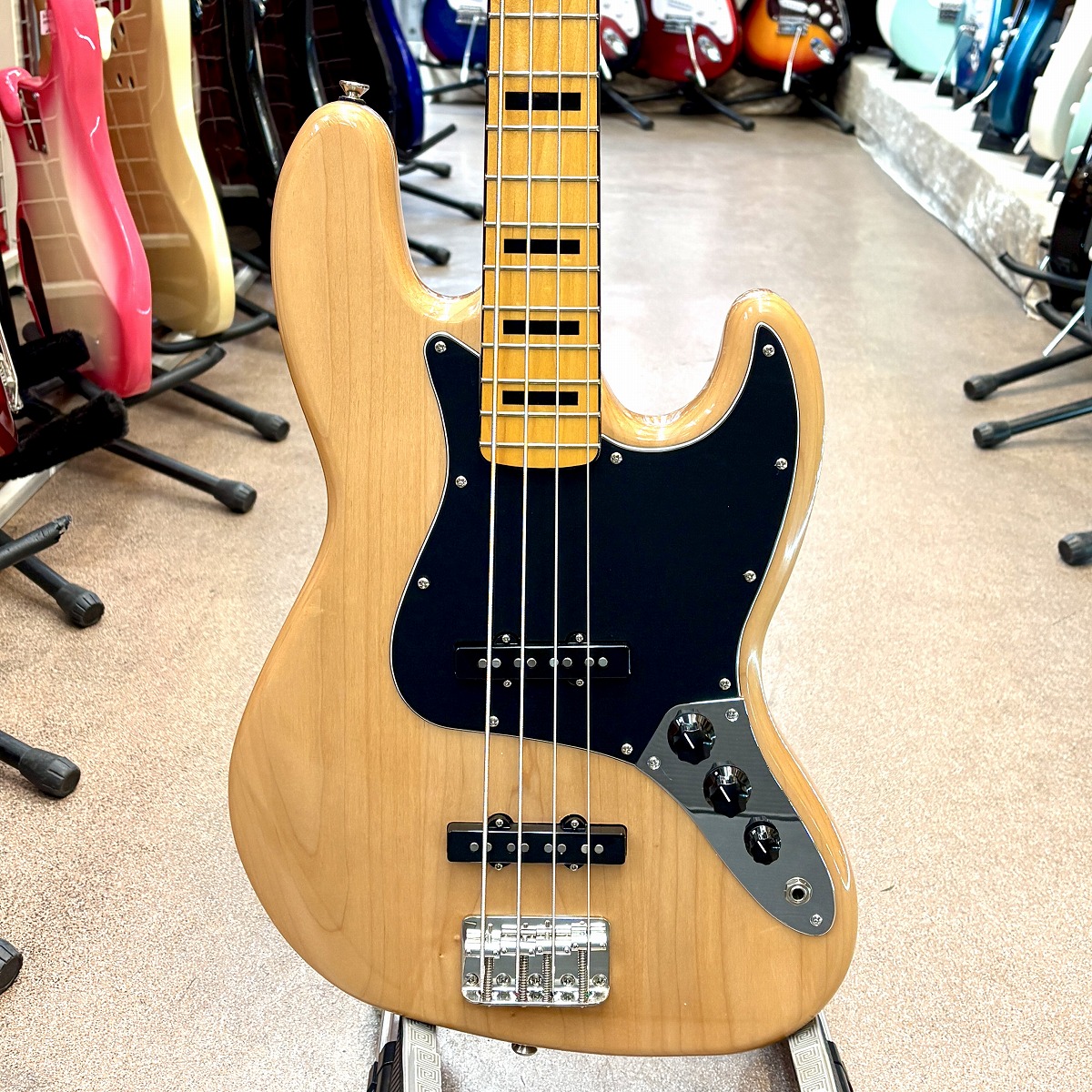 Classic Vibe 70s Jazz Bass　2023年製