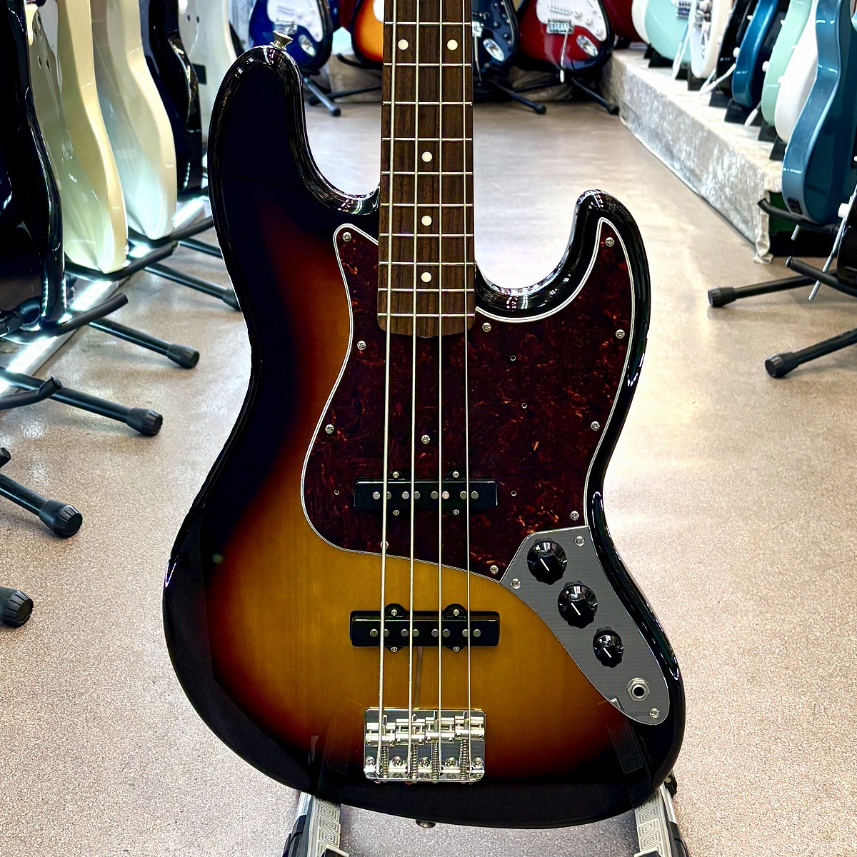 Made in Japan Traditional 60s Jazz Bass　2022年製【フェンダー,トラディショナル,ジャズベース】