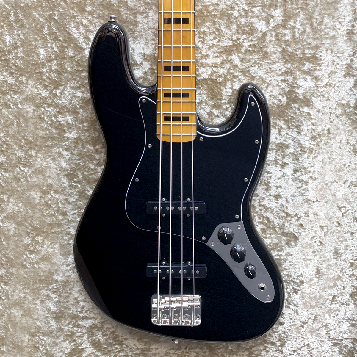 Classic Vibe 70s Jazz Bass