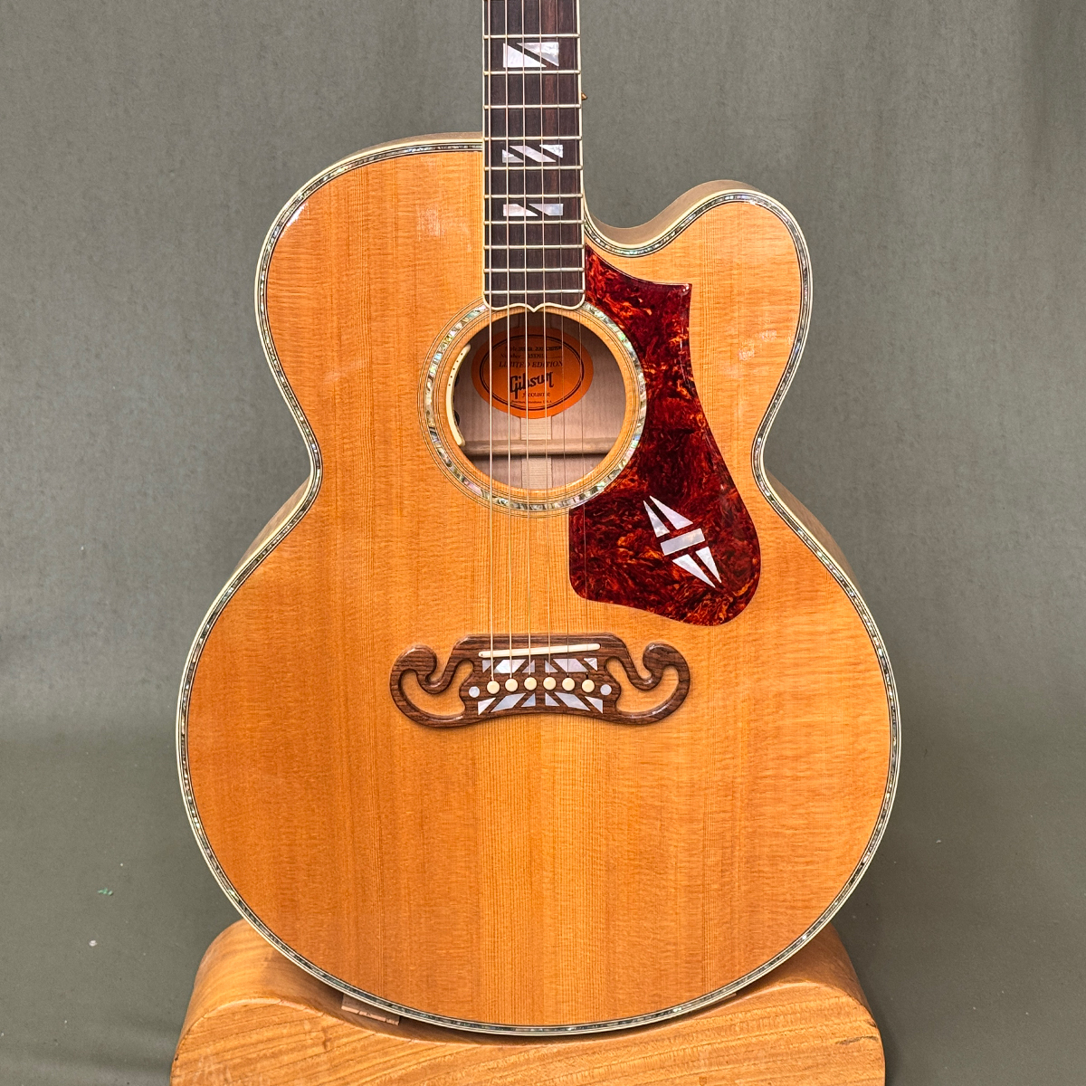 Super 200 Custom