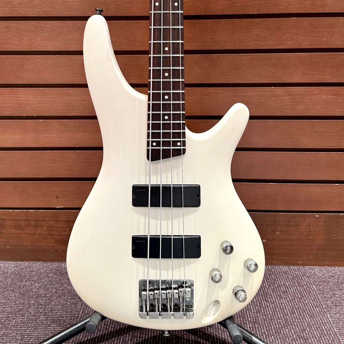 SR300