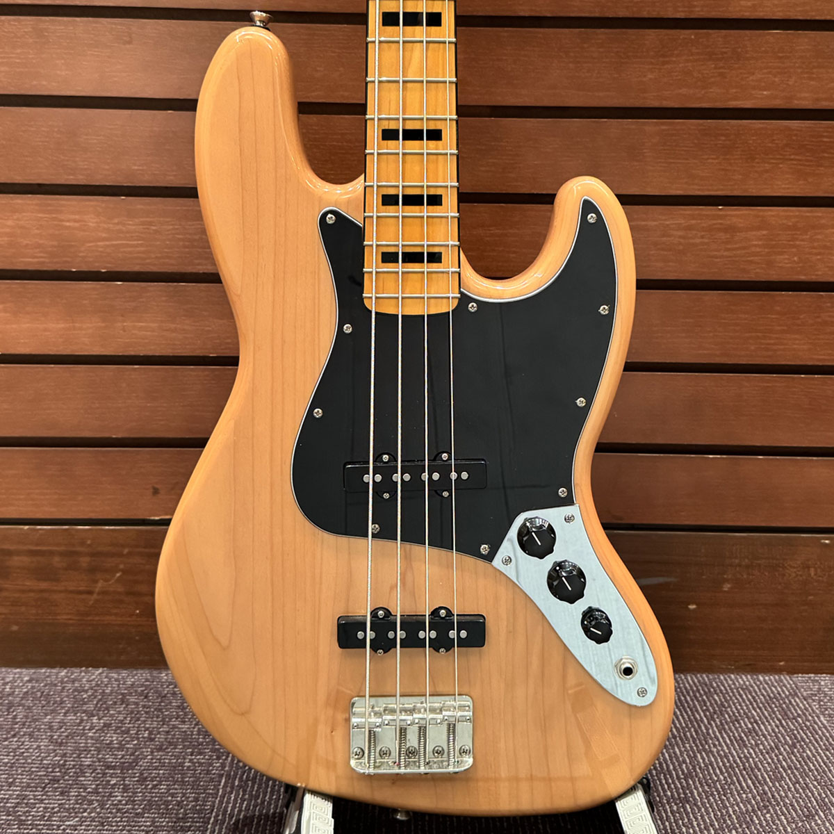 Classic Vibe 70s Jazz Bass